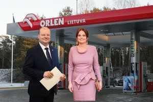 Virš S. Skvernelio – naujo skandalo debesys: po įtarimų dėl ypatingų ryšių premjero žmona įsidarbino „Orlen“
