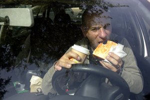 Pašaliniai vairuotojų veiksmai, keliantys pavojų eisme