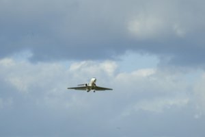 Didžiausios JAV oro linijų bendrovės stabdo skrydžius į Honkongą