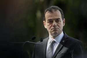 Rumunijos liberalioji vyriausybė neatlaikė balsavimo dėl nepasitikėjimo