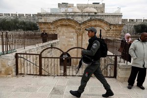Jeruzalėje sužeista 12 Izraelio karių, o Vakarų Krante žuvo palestinietis
