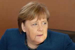 A. Merkel: neatleistina, kad Tiuringijos vadovas išrinktas su kraštutinių dešiniųjų parama