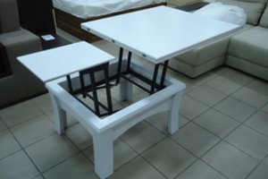 Išskleidžiamų valgomojo stalų pranašumai: 5 priežastys, kodėl jums jo reikia