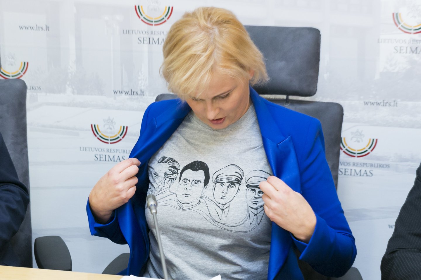 Žiežirbos tarp E.Kručinskienės ir partijos atstovės, buvusios žurnalistės Rūtos Janutienės, įsiplieskė po vieno kaunietės interviu televizijoje, po kurio ji sulaukė daugybės kritikos.<br>T.Bauro nuotr.
