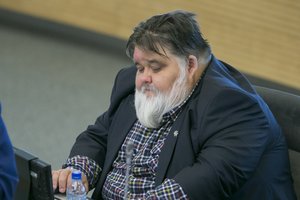 Parlamentaras A. Navickas dėl S. Skvernelės kreipėsi į „Orlen Lietuva“: prašo paneigti abejones