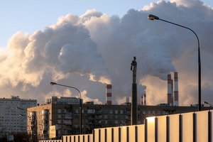 Maskva klesti – už būstą turtuoliai žeria milijonus, sukčiai – atakuoja skurdžius