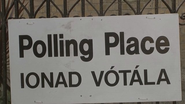 Airiai balsuoja parlamento rinkimuose: naujausi apklausos duomenys kelia nežinomybę