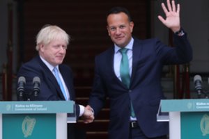 B. Johnsonas nori gigantiško tilto, kuris sujungtų Škotiją ir Šiaurės Airiją