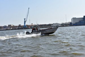 Kuršių mariose žvejams prireikė pasieniečių pagalbos