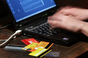 Atskleidė 5 požymius, kaip atpažinti nepatikimą internetinę parduotuvę