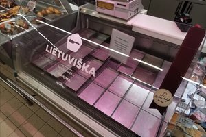 Nesaugi „Biovelos“ mėsa „Maximos“ lentynose buvo keletą dienų, gresia tūkstantinės baudos