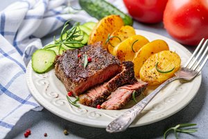 Šventinei vakarienei – 3 lengvai ir greitai įgyvendinamos idėjos