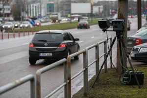 Greičio mėgėjų nestabdo net trikojai: pažeidimų daugėja, policija žada kovoti iki pabaigos