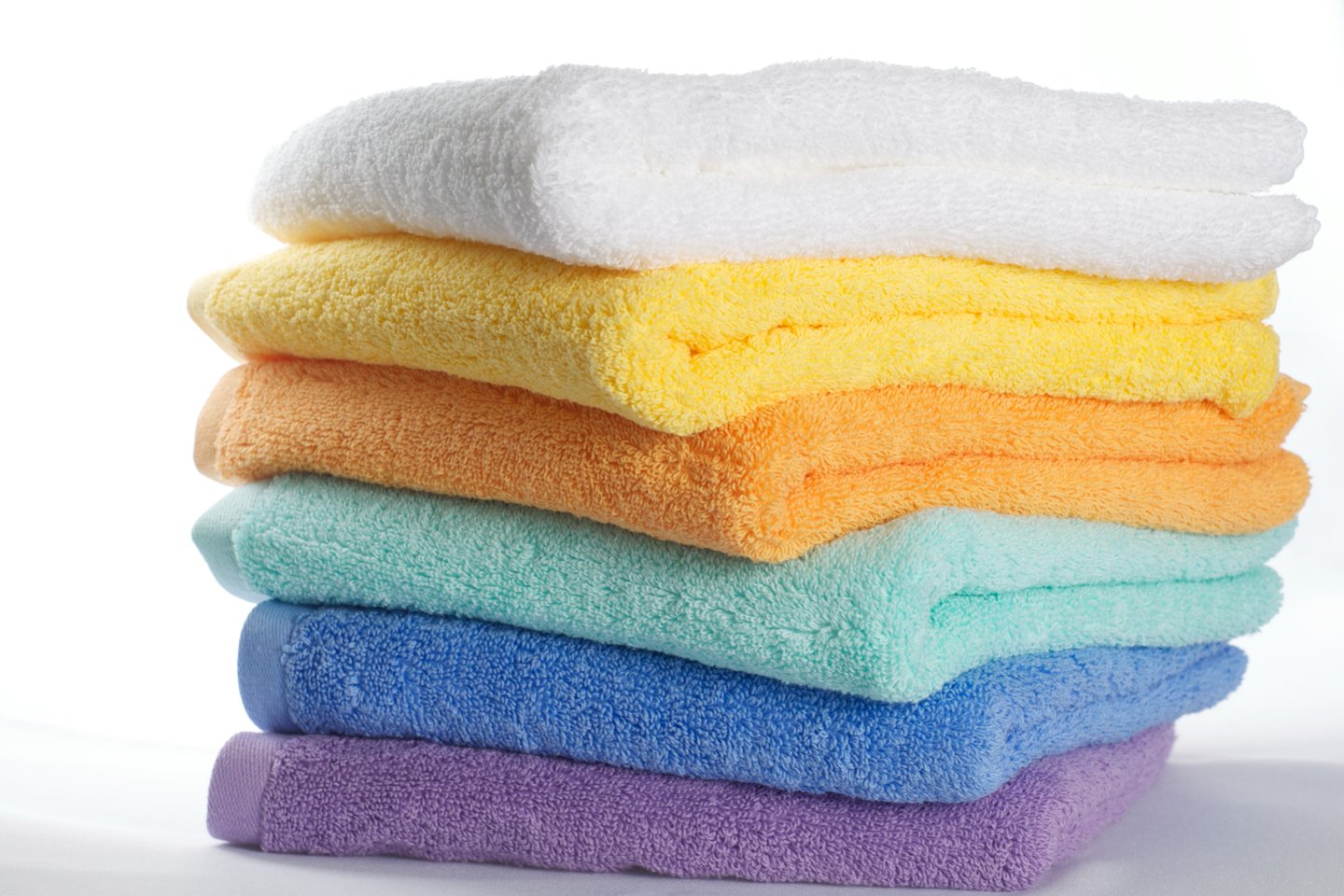 Nusipirkite kitos spalvos rankšluosčių, kad nesusimaišytumėte.<br>123rf nuotr.