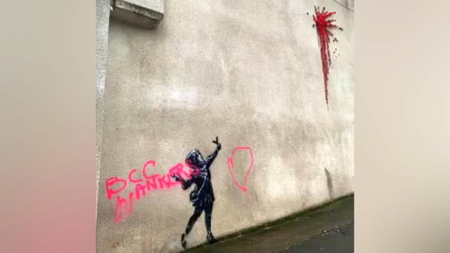 Vandalai sugadino garsiojo britų gatvės menininko Banksy kūrinį