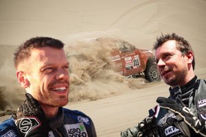 V. Žala ir A. Juknevičius susivienijo – garsias įmones kaltina pasinaudojus jų veidais