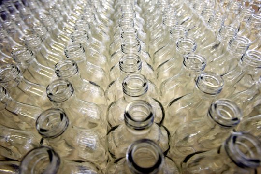 Trys pensininkės įkūrė nelegalią degtinės gamyklą, bet dabar „verslininkės“ laukia teismo
