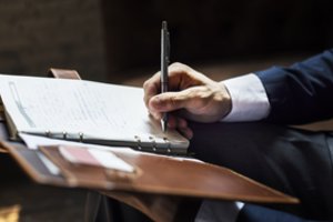 Kinija dėl antraštės apie „ligonį“ atšaukė tris „The Wall Street Journal“ akreditacijas