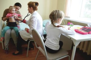 Planuoja įvesti baudas už neatvykimą pas gydytoją: pacientus įtrauktų į specialų registrą