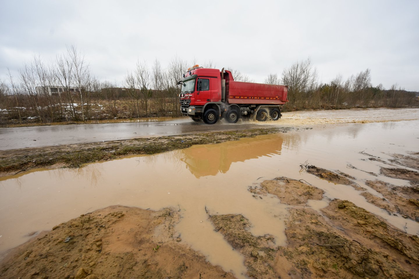  Numatyta per trejus metus Zujūnų seniūnijos Upės gatvės asfaltavimui skirti 800 tūkst. eurų.<br> D.Umbraso nuotr.