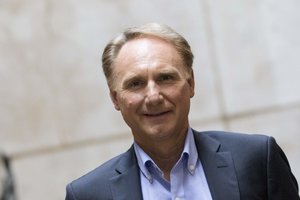 Bestselerių autorius Danas Brownas parašė knygą vaikams