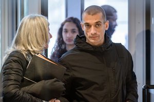 P. Pavlenskis teigia pavogęs B.Griveaux kompromituojantį įrašą iš savo draugės