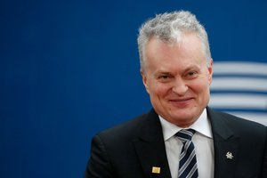 Nors dėl ES biudžeto nesusitarta, naktį iš Briuselio G. Nausėda grįžo su dviem pažadais Lietuvai