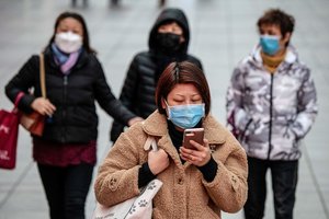 Kinija pranešė apie 97 naujus mirties dėl koronaviruso atvejus, Pietų Korėjoje paskelbtas maksimalus pavojaus lygis