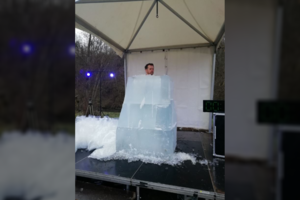 Ledo skulptūrų festivalyje pagerintas buvimo ledo gniaužtuose rekordas