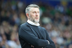 Po pirmos pergalės D. Maskoliūnas užsiminė apie D. Motiejūno bėdas ir konfliktinę langų situaciją