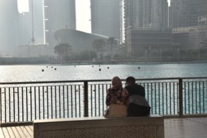 JAE dėl koronaviruso stabdo skrydžius į Iraną ir iš jo