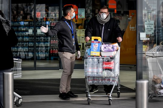 Italijoje koronavirusas plinta į pietus, užsikrėtusiųjų skaičius išaugo