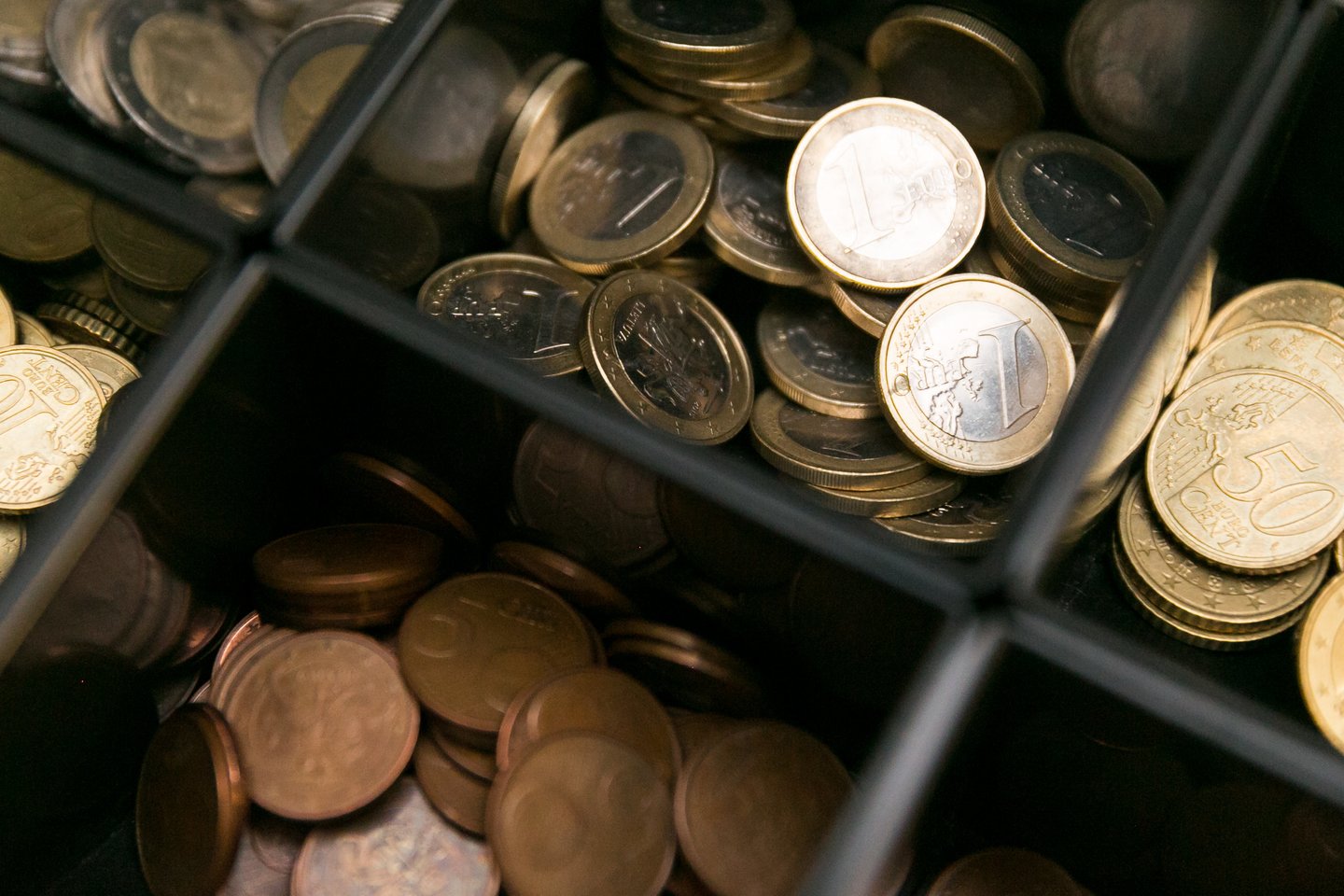 Kolekcinių monetų spindesį kitąmet papildys eurų žvangesys - Verslo žinios
