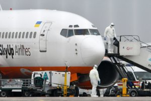 SAM kreipėsi į avialinijas: prašo rinkti informaciją apie keleivius