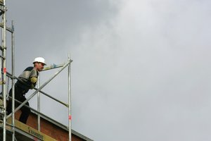 Atskleidė, kodėl ukrainiečiai taip veržiasi į Lietuvą: priminė mūsų emigrantų patirtį