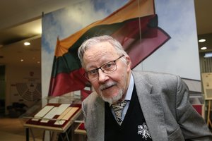 V. Landsbergis: „Lietuva buvo šalis, kuri išjudino tautų kalėjimo sienas“