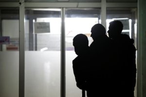 Šiaurės Makedonijoje pareigūnai aptiko 40 furgone pasislėpusių migrantų