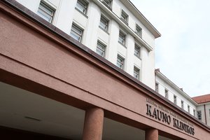 Kauno klinikos imasi priemonių: dėl koronaviruso statys specialią palapinę