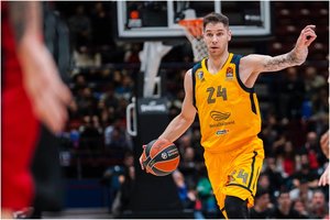 R. Kurtinaitis su auklėtiniais namuose sutriuškino svečius iš Prancūzijos