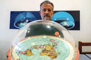 Paranojiška milijoninės bendruomenės nuomonės nepakeis niekas: Žemė plokščia