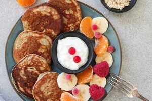 Bananiniai avižinių dribsnių blynai – minkšti ir purūs