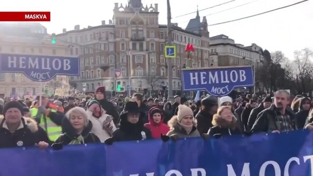 Tūkstančiai Rusijos gyventojų užgulė gatves: protestuoja prieš V. Putino siekį
