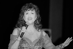 Mirė estrados legenda Nelly Paltinienė