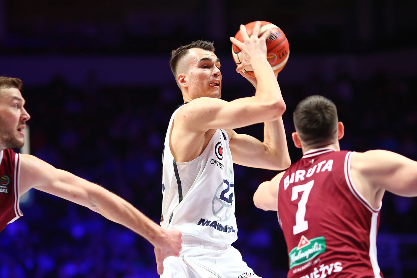 KMT kovoje dėl trečiosios vietos kovojo Panevėžio ir Klaipėdos komandos.<br>G.Šiupario nuotr.