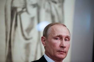 V. Putinas pasirašė nacistinės simbolikos demonstravimo draudimą švelninantį įstatymą