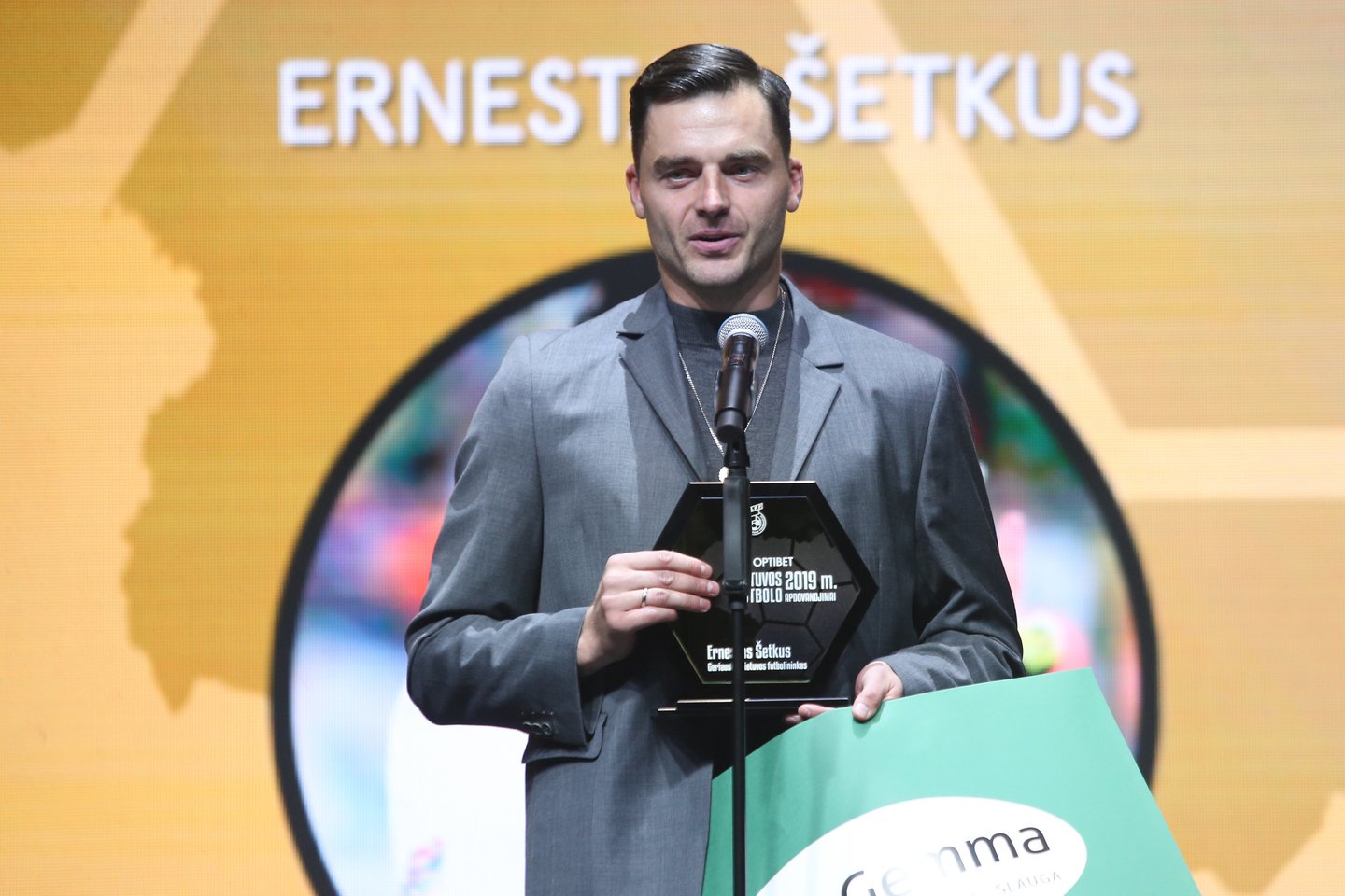 Metų futbolininkas vartininkas Ernestas Šetkus<br>R.Danisevičiaus nuotr.