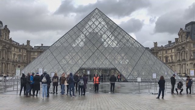 Koronaviruso įbauginti prancūzai atsisakė dirbti: uždarytas vienas lankomiausių pasaulio muziejų
