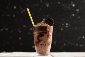 Kas išrado šokoladinį pieną?