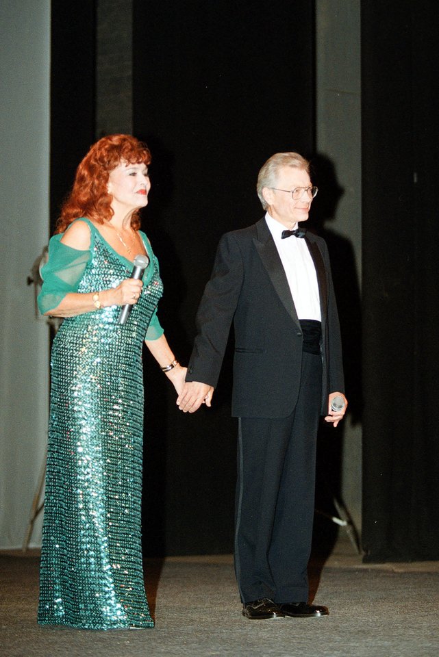 Dainininkė Nelė Paltinienė ir Eugenijus Ivanauskas 2001 08<br>A.Barzdžiaus nuotr.