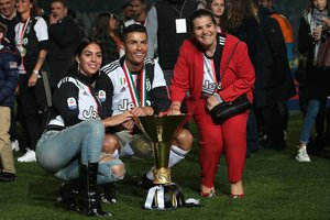 C. Ronaldo užgulė rūpesčiai dėl mamą ištikusio insulto
